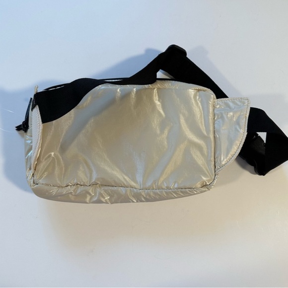 Free People NWOT Courtside Cargo Nylon Sling Crossbody Fanny Bag - Picture 2 of 6